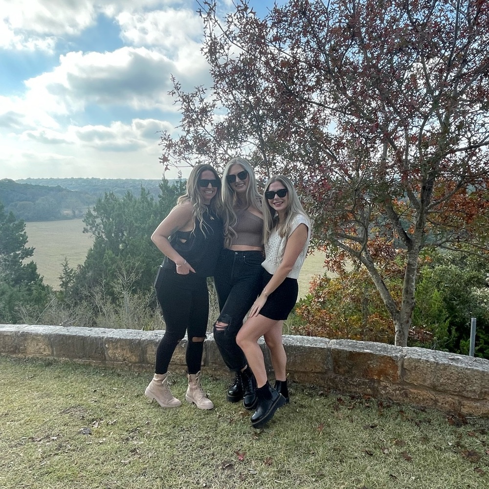 Meet your Posher, Marissa